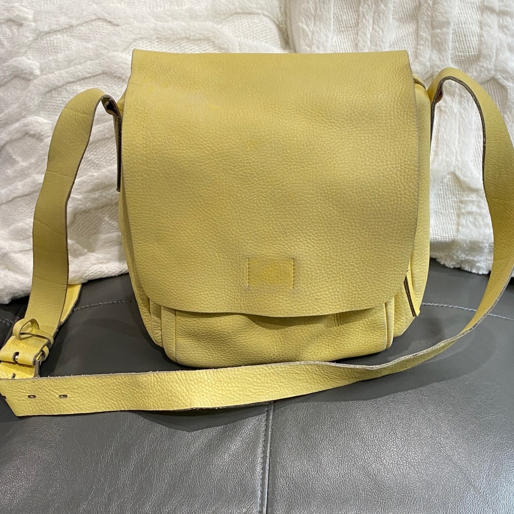 Peter Kent Elegant Mustard Crossbody Bag leather